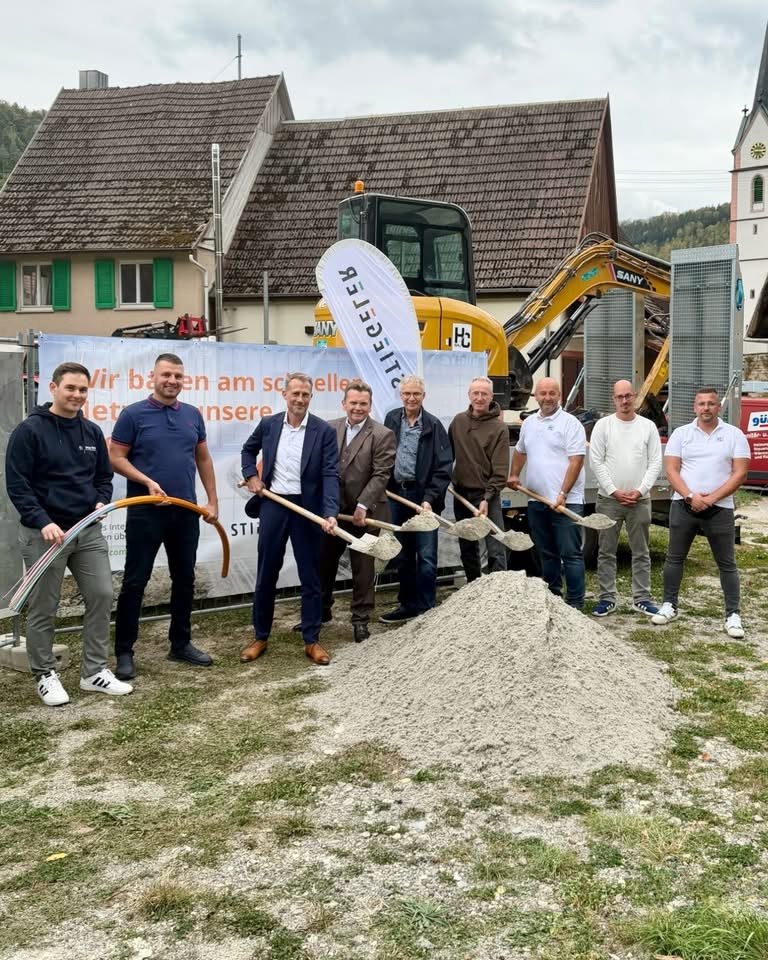 Spatenstich und Projektbeteiligte in Dießen